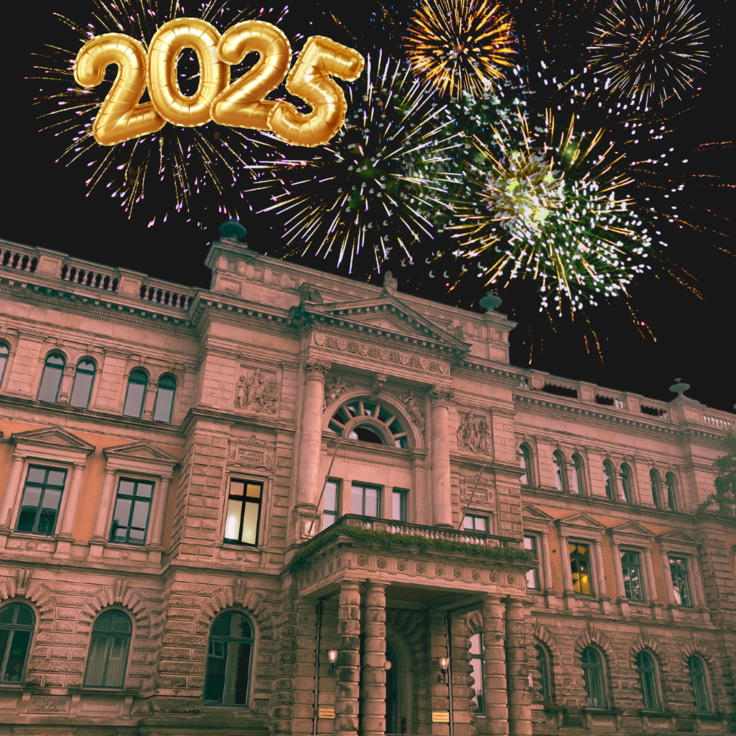 Niedersächsisches Finanzministerium bei nacht mit Feuerwerk